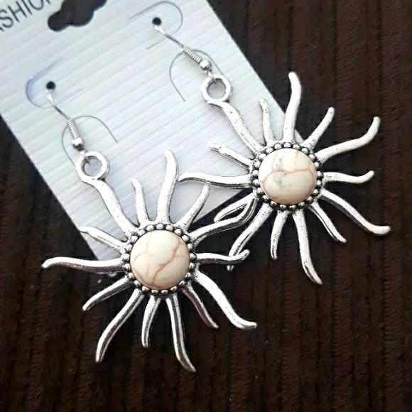 2x*Host Pick*Beautiful sun earrings - Picture 8 of 11